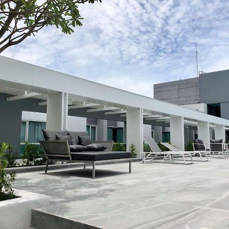 Crystal Hotel Hat Yai Exteriör bild