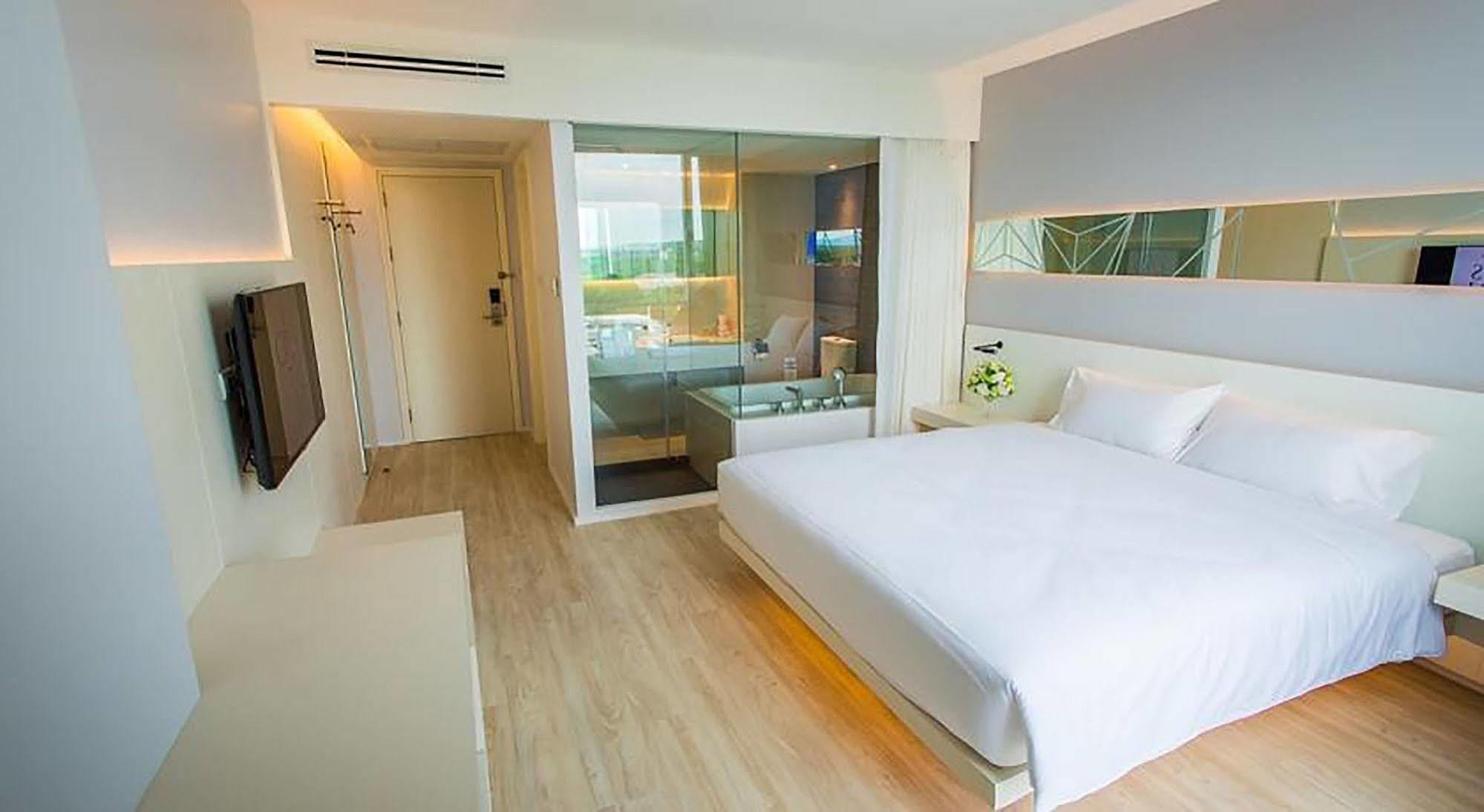 Crystal Hotel Hat Yai Exteriör bild