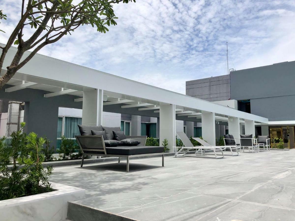 Crystal Hotel Hat Yai Exteriör bild